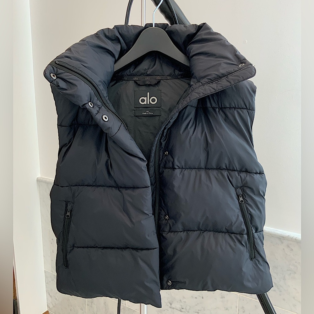 ALO Gold Rush Black Puffer Vest